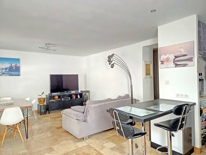 Townhouse - 5 Rooms - 140 m² - Garage - 2 Units Possible photo 3