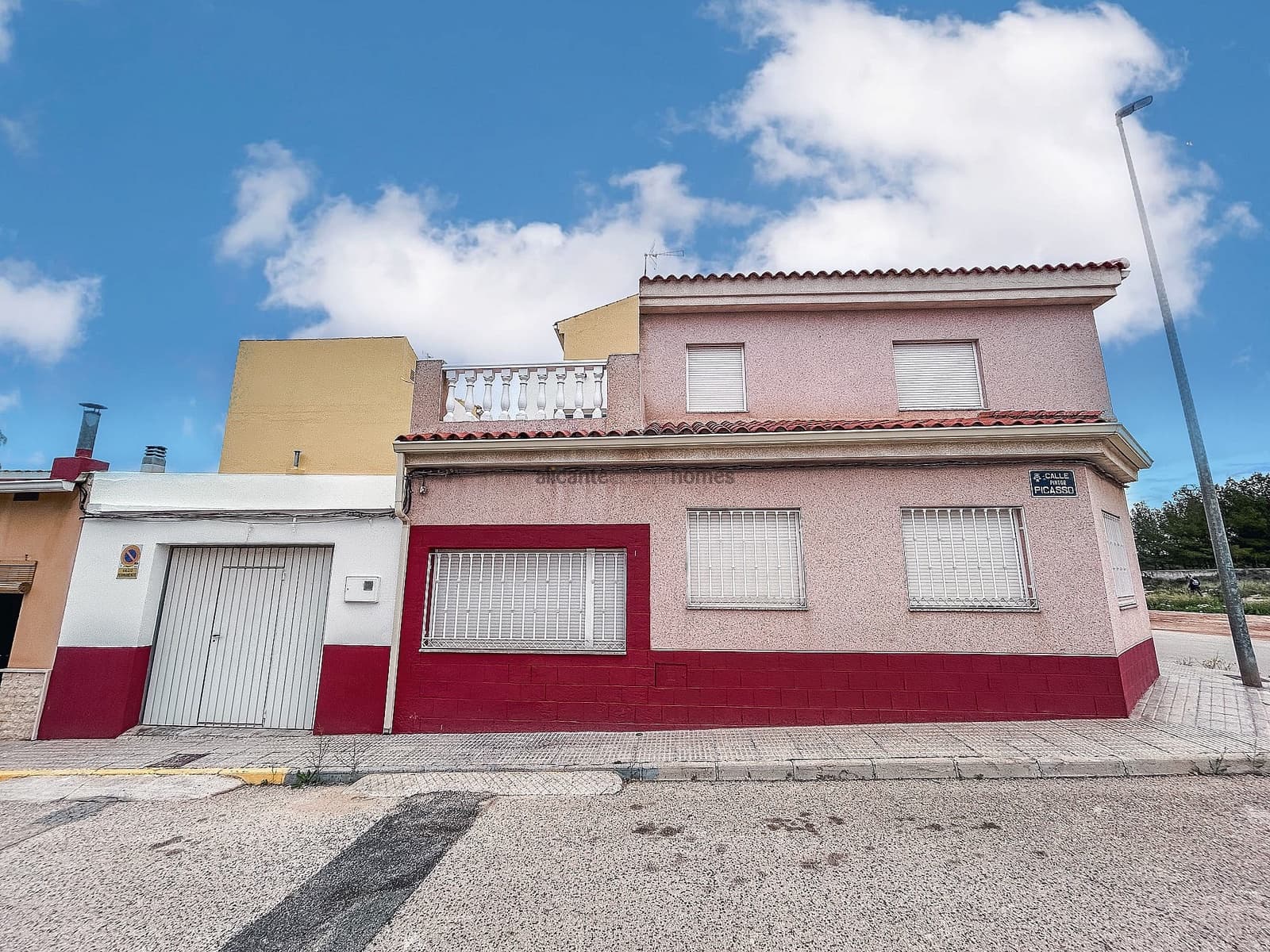 Townhouse for sale in Pinoso, Alicante