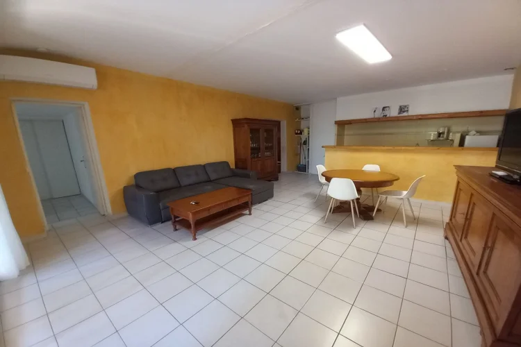 House for Sale, 4 Rooms photo 4