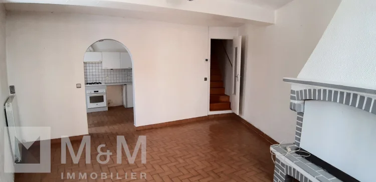 M&M Immobilier Presents: a Spacious 2-Sided Townho photo 5