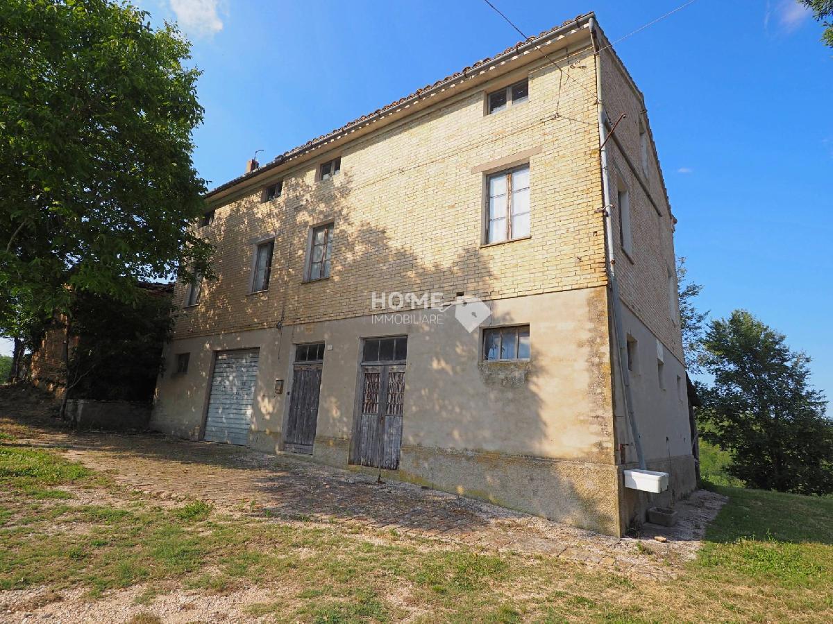 4 bedrooms country house, 280 m² Mogliano, Macerata (province)
