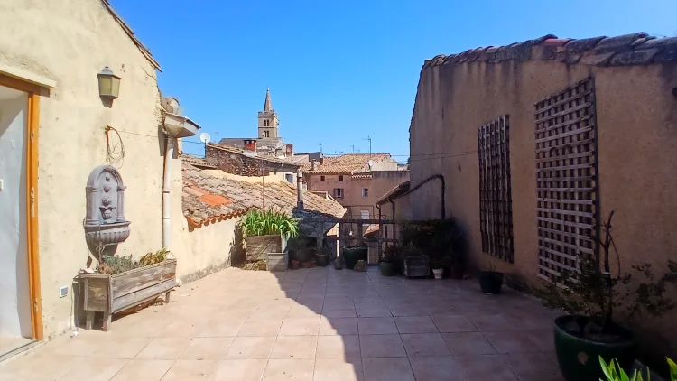 Spacious Character House Offering 210 M2 of Living Space with 5 Bedrooms and a Pleasant Sunny Terrace. Full of Charm photo 5