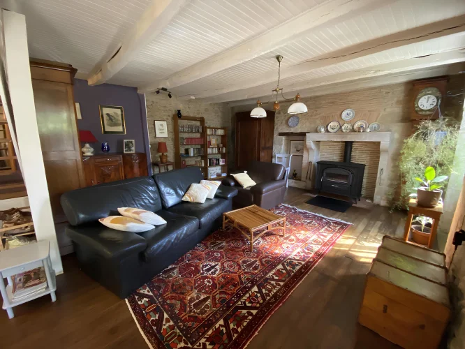 Charming French Country House with 4 Bedrooms photo 3