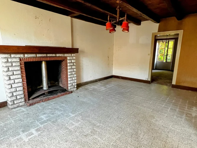 House to Renovate with Barn and Garden photo 2
