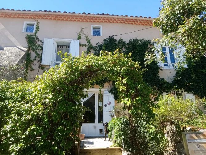 'Coup De Coeur' Renovated Ancient Stone House, in Quiet Hamlet