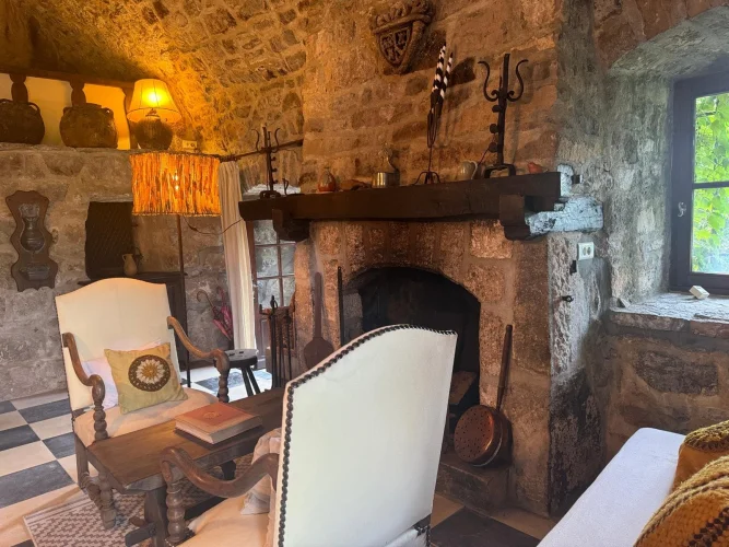 Breathtaking Views of the Entire Valley. Stone House with 3 Terraces Located in a Hamlet. No Overlooking Views photo 5