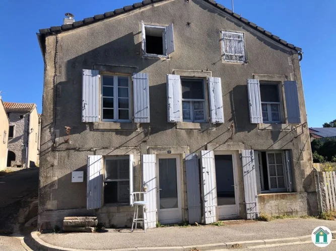 House - 80 m² photo 2