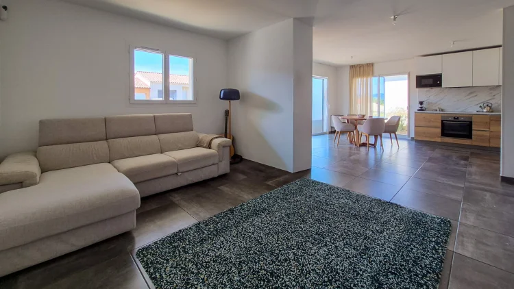 Immaculate Modern Single-Storey Home on the Edge of the Vibrant Market Town of Limoux photo 3