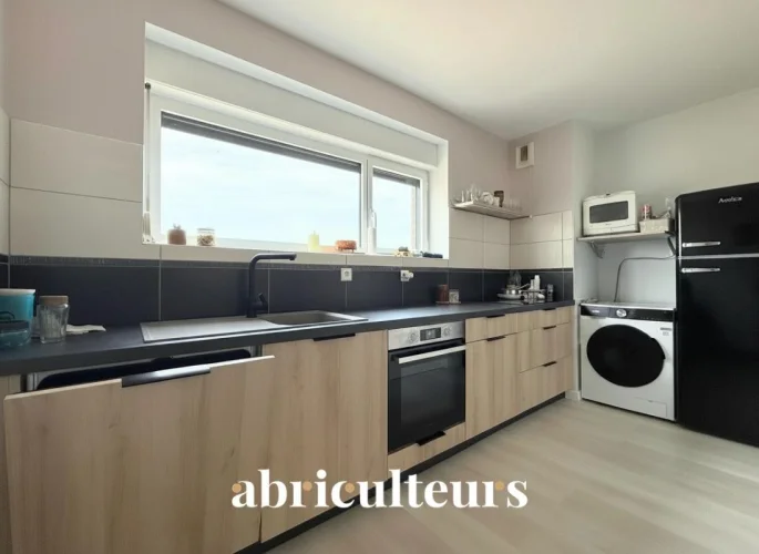 Standing 3-Room Apartment with Full Renovation for Sale in Dunkirk (59140) photo 3