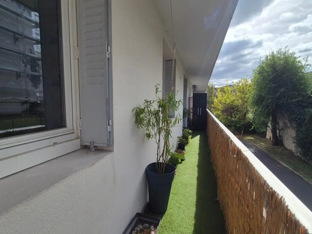 Apartment for sale in Saint-Étienne — 3 bedrooms, 82 m² photo 3