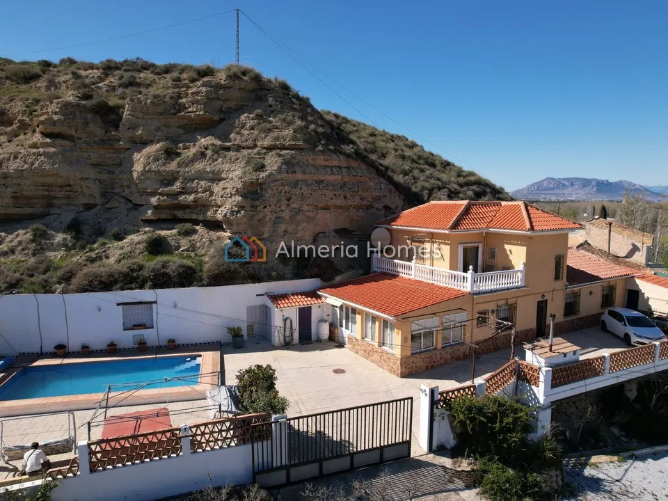 Almeria Homes photo 3