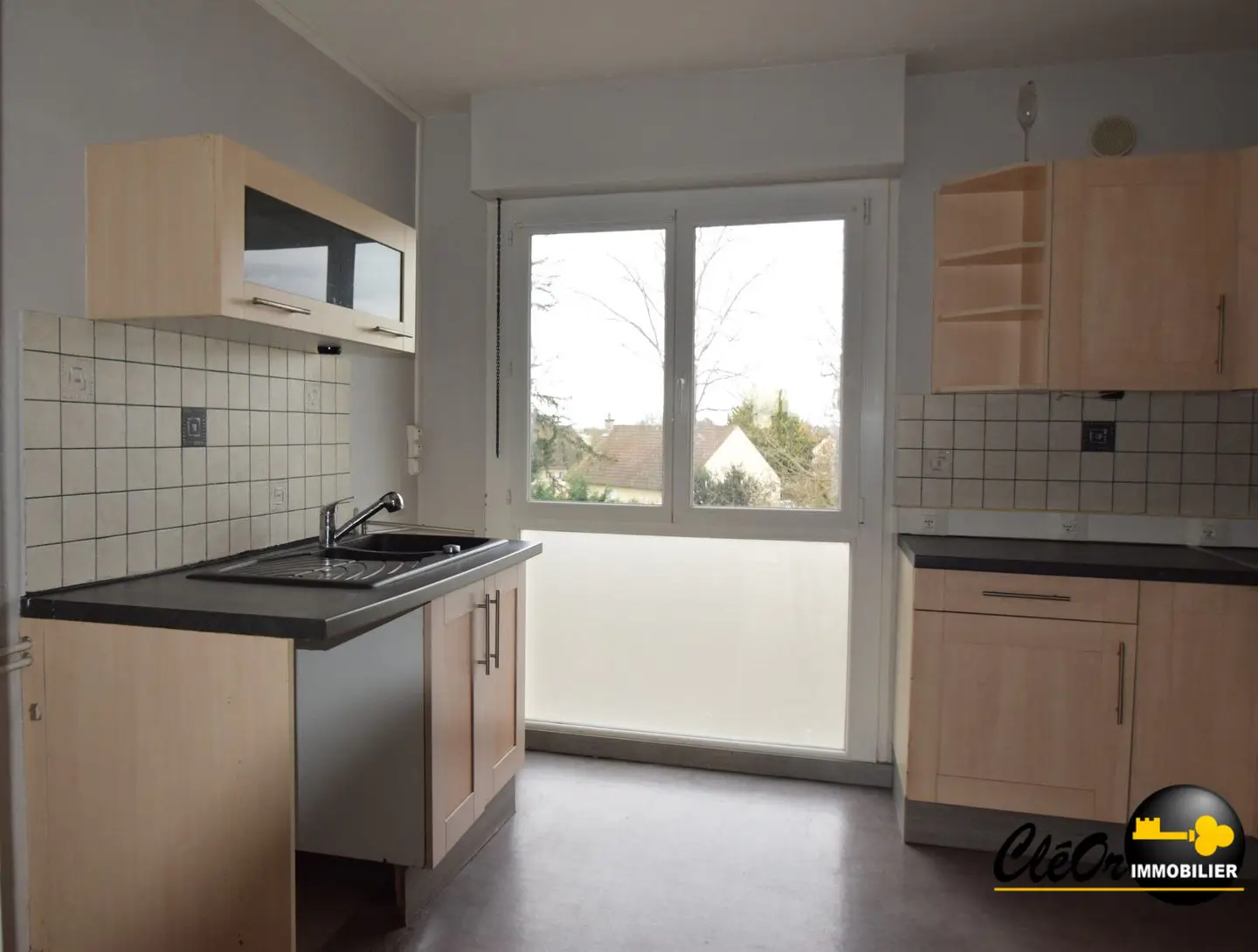 Apartment for sale in Saint-Jean-de-Losne — 2 bedrooms, 80 m² photo 3