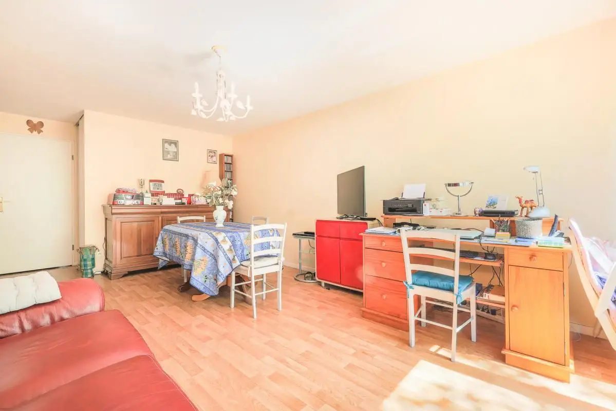 Apartment for sale in Choisy Le Roi — 2 bedrooms, 58 m² photo 4