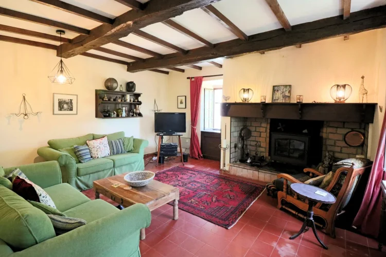 Village House, 2 Bedrooms, 440m² of Land photo 3