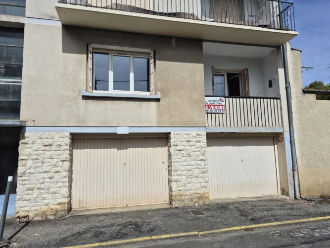 For Sale in Auch, 3-Room Apartment with Garage photo 5
