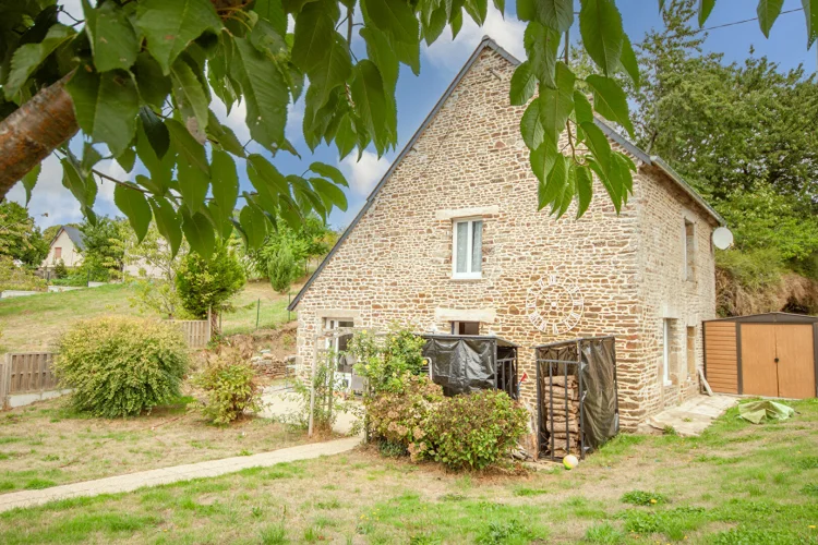 Mayenne, Gorron, la Dorée, Pretty 3 Bed, Detached, Stone Cottage on the Edge of a Village with Garden