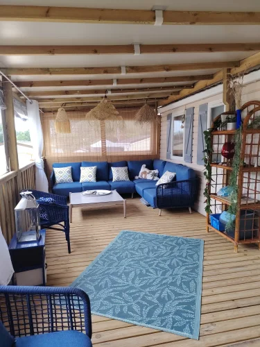 Mobile Home in Perfect Condition with a Large Enclosed Terrace Offering a New Living Space. Located on a Year-Round Holi… photo 3