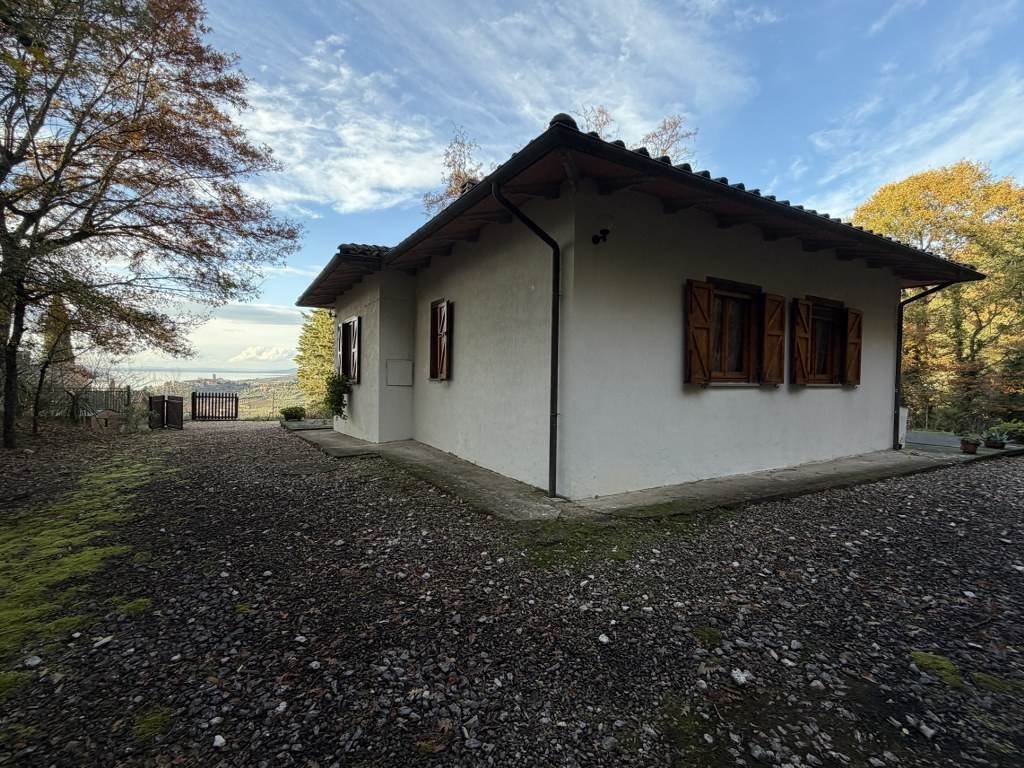 Property in Magione photo 3