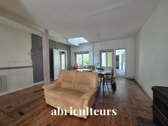 Townhouse with Courtyard and Conservatory for Sale in Cognac (16100) photo 2