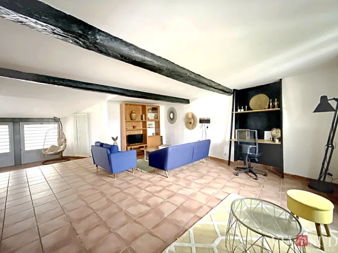 Charming Apartment in the Historic Heart of the City - 3 Rooms - 119m² - Top Floor of a 16th-Century Private Mansion photo 5