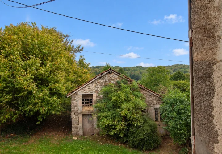 Charming Stone House with Countryside View photo 5