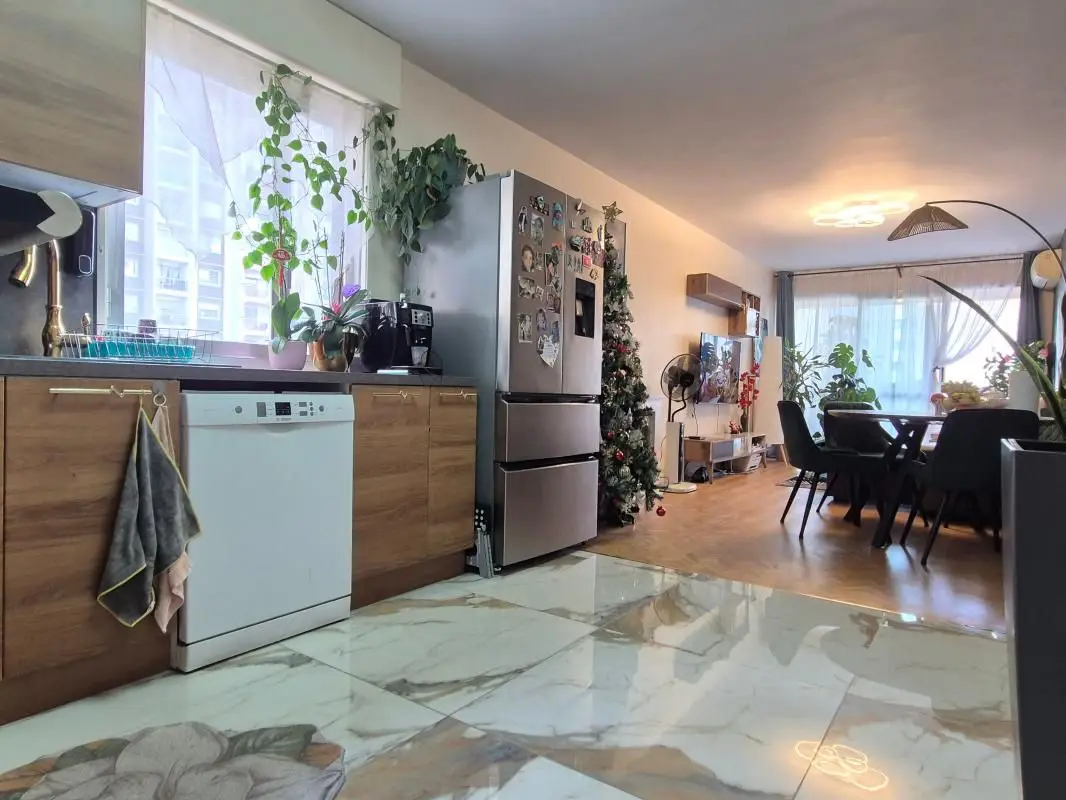 Apartment for sale in Saint-Étienne — 3 bedrooms, 96 m²