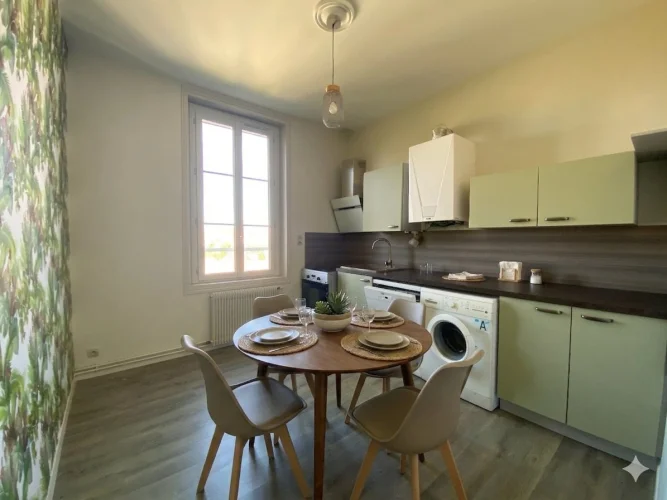 Angouleme South Plateau, Quiet Street for this Beautiful and Bright F4 Apartment. photo 3