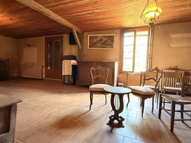 Historic Village Property with Substantial Barn and Large Garden photo 5