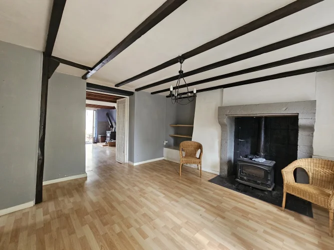 Detached Hamlet Home with Attached Barn and Excellent Potential photo 3