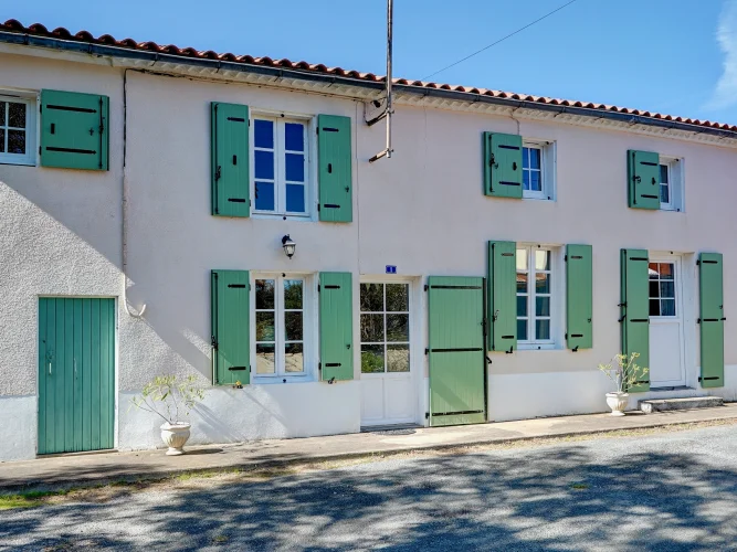 Lovely 4 Bedroomed House Near Secondigny