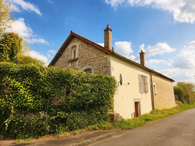 Charming Stone Property with Guest Accommodation, Outbuildings and Garden photo 3