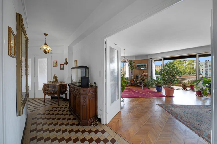 Superb 7-Room Apartment in Montceau-Les-Mines, 166.58 m² photo 5