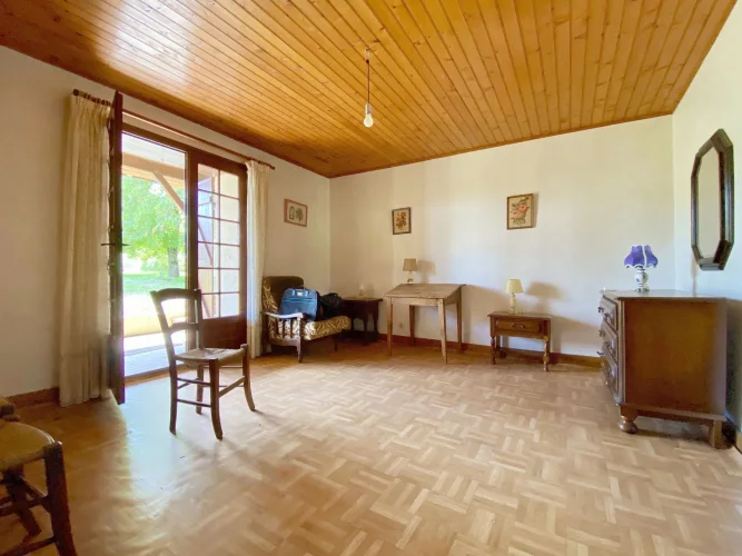 Charming Renovation Project just a Short Walk from Monflanquin photo 3
