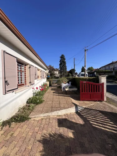 Single-Story House photo 3