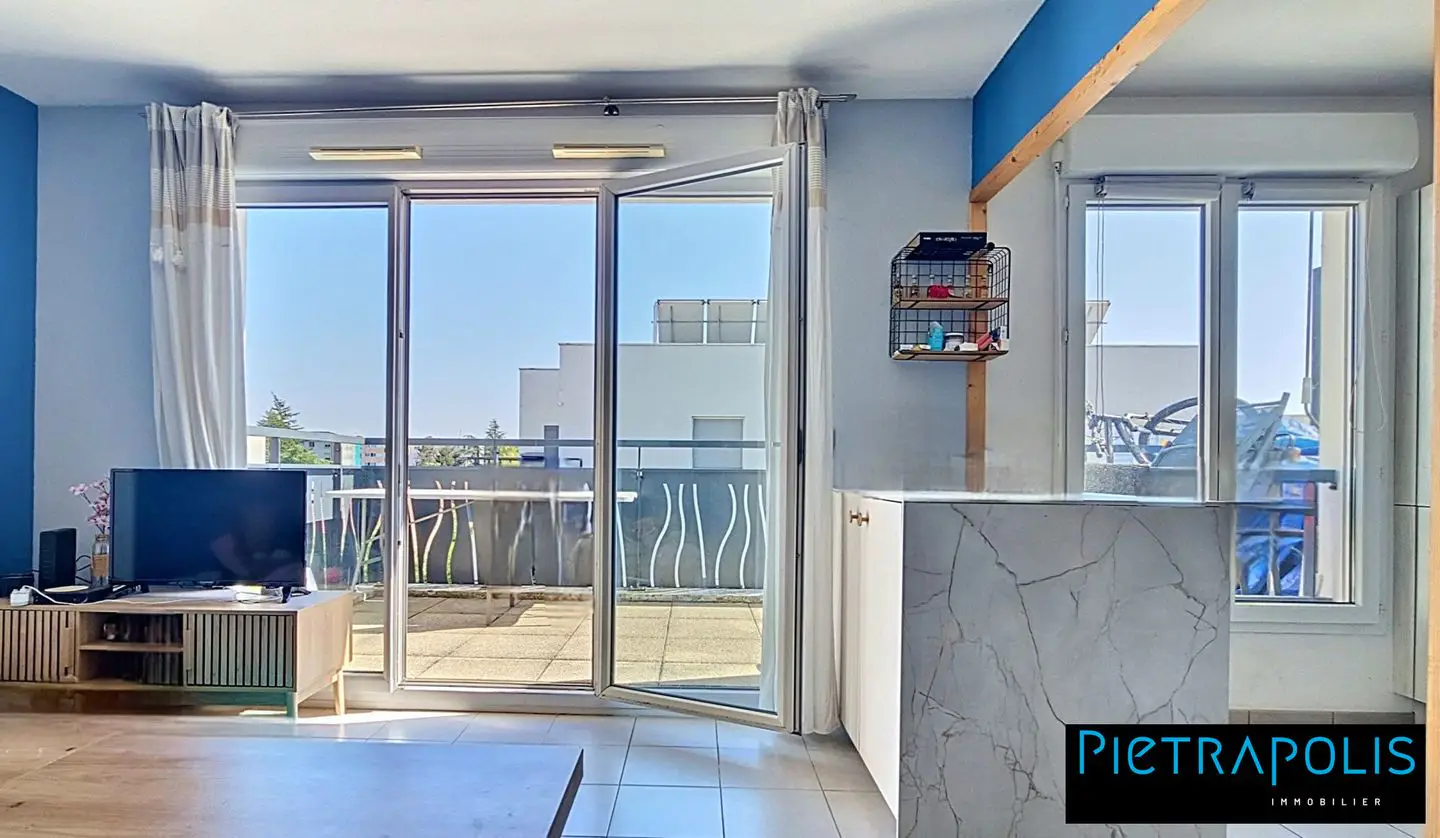 Apartment for sale in Vaulx-en-Velin — 2 bedrooms, 60 m² photo 5