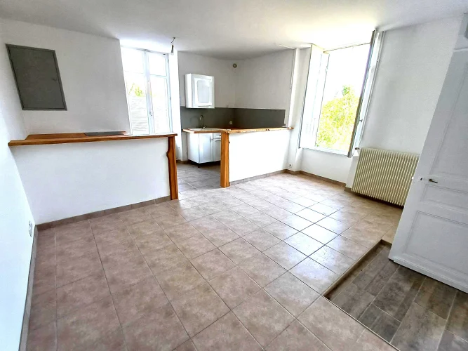Le Petit Château- Charming Period Village House with Garden, Garage & Loft Potential - 2mins Walk to Bastide Square photo 4