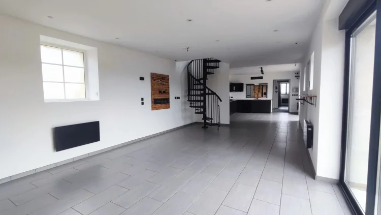 Spacious Renovated Family House in Loudun, 167 m² photo 4
