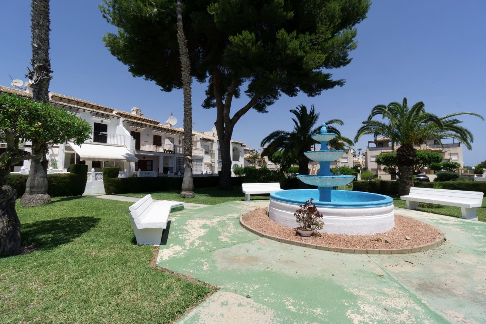 Apartment for sale in Los Balcones, Alicante photo 2