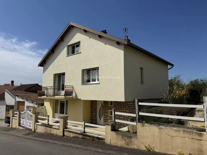 Spacious 5-Bedroom House in Grand with Air Conditioning