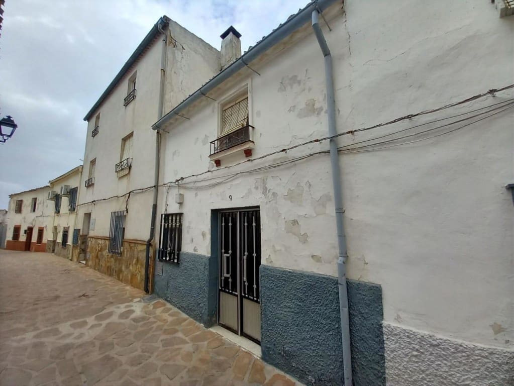 Townhouse for sale in Martos, Jaén photo 2