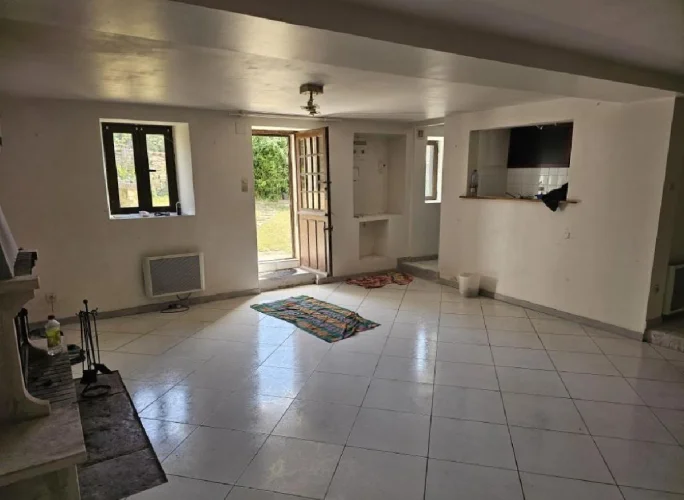 2 Bed House for Sale in Sauzé-Vaussais photo 5