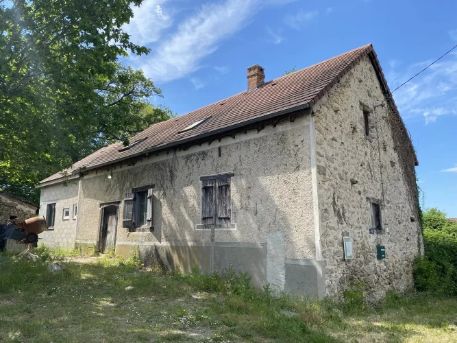 A Cute House to Finish Renovating in a Hamlet of Saint Léger Magnazeix photo 2