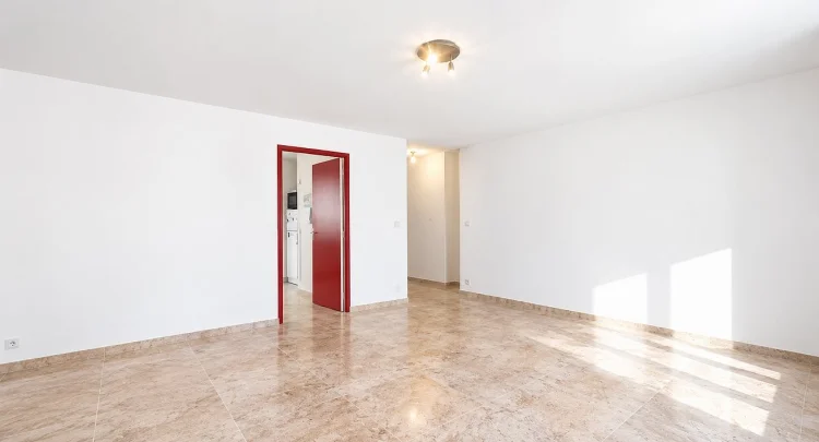 Bright T3 Apartment with Terrace - Investor Project photo 2