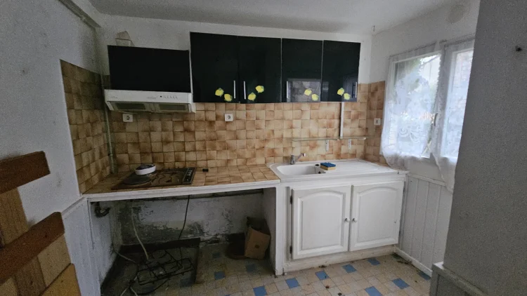 Two Houses for Sale. Ideal for a Large Family or Investment. photo 2