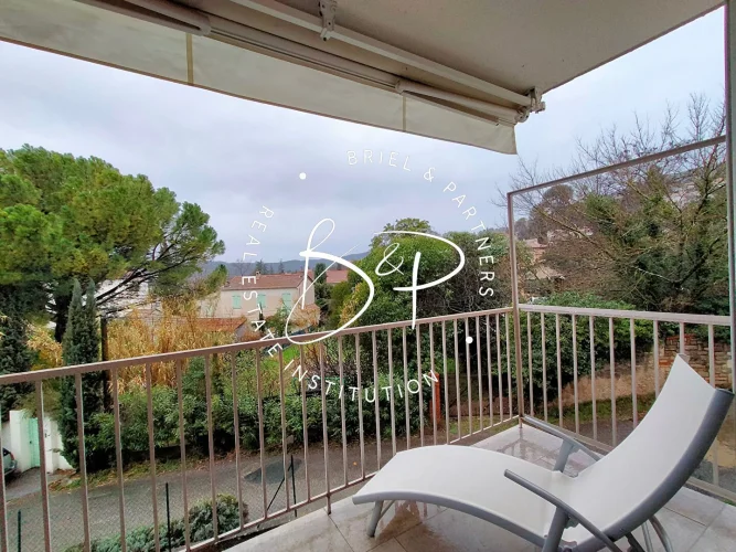 Draguignan 3-Room Apartment with Tenant in Place, Parking and Cellar