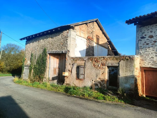 Barn Conversion Project with House to Rebuild and 6,190 m² Land in Saint-Cyr
