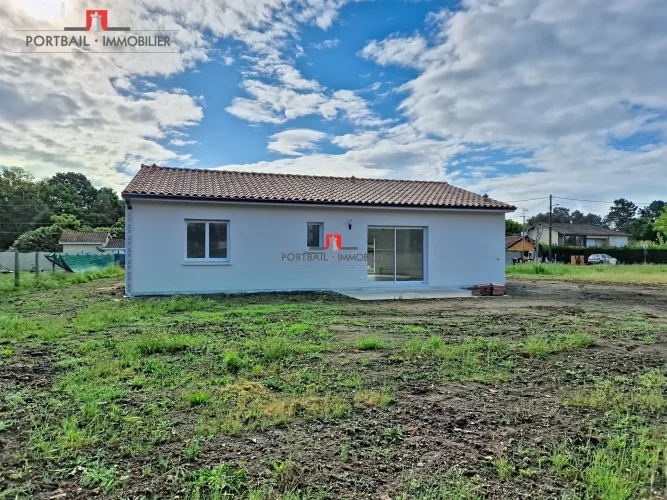House for Sale in Saint-Yzan-De-Soudiac photo 4
