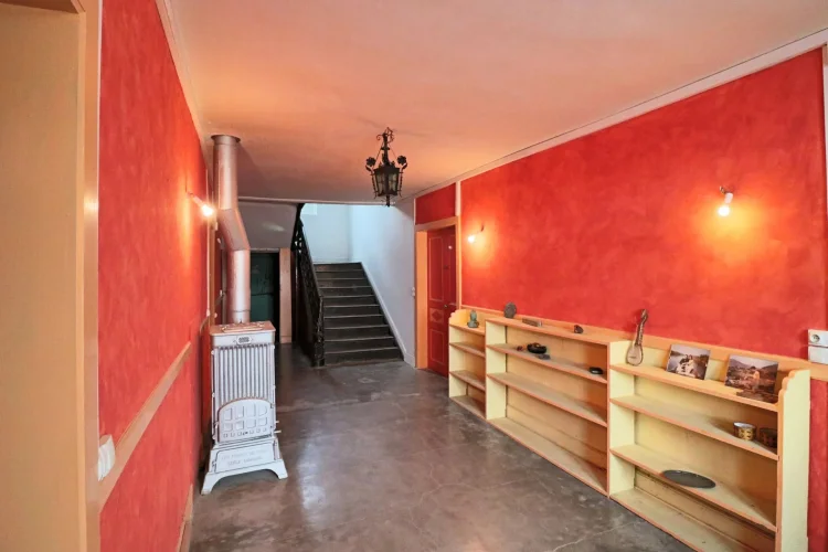 Large Character House of Approximately 580m² with 7 Bedrooms photo 3