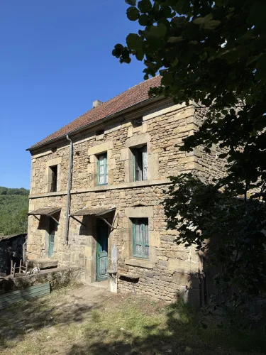 Renovation Project - Countryside House with 6,700 m² of Land - at the End of a Dead End - River Access photo 2