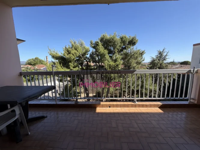 For Sale: 3-Piece Apartment with Cellar and Parking in Carpentras photo 3